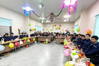 JWELL chào ngày mới với những lời chúc và tiếng cười